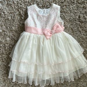 Jona Michelle dress size 3T. Off white with pink details.